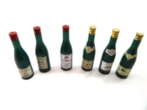 Dolls House Green Plastic Wine Bottles x 6 Pub Dining Room Miniature 1:12th Scale (DH)