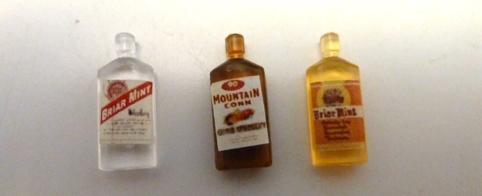 Dolls House 3 x Plastic Liquor Bottles Dining Pub Miniature 1:12th Scale (W) - Image 2